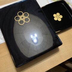 使わないなら、違う使い方を｜紋入りの漆器を暮らしに戻す